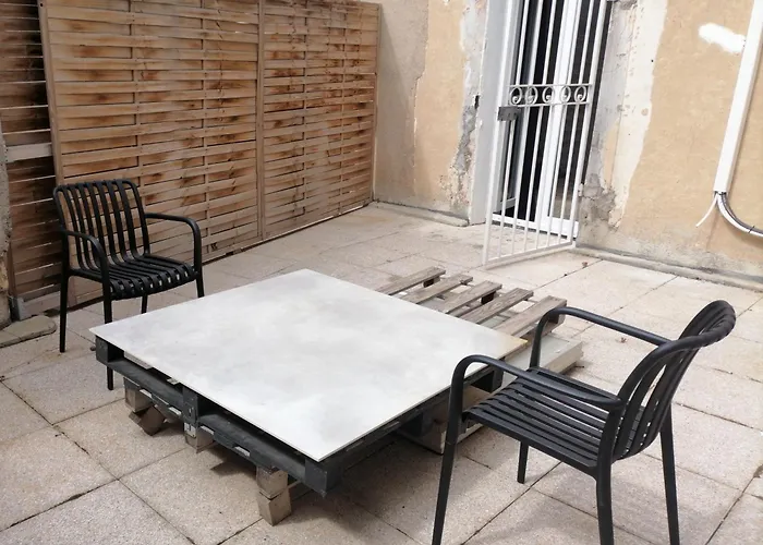 Jacuzzi Terrasse Centre Ville Narbonne Chambre 1