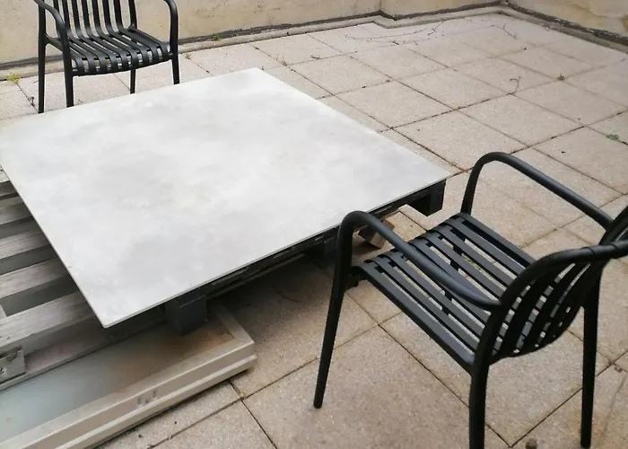 Jacuzzi Terrasse Centre Ville Narbonne Chambre 1